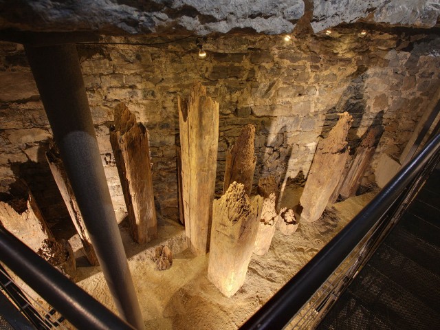 Vestiges in situ